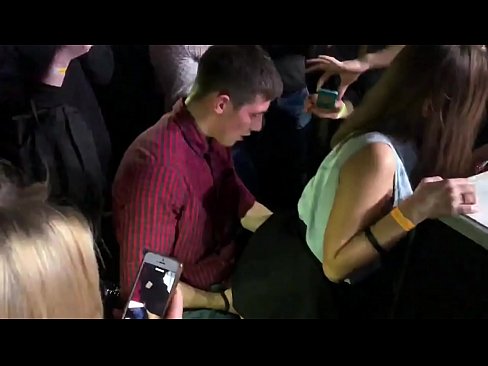 ❤️ Sexe real en una discoteca russa. Noia russa de 18 anys a l'anus i la vagina follada en una discoteca ☑ Putes al porno ca.befuck-net.ru ﹏
